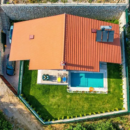Yaka Esinti Villa *